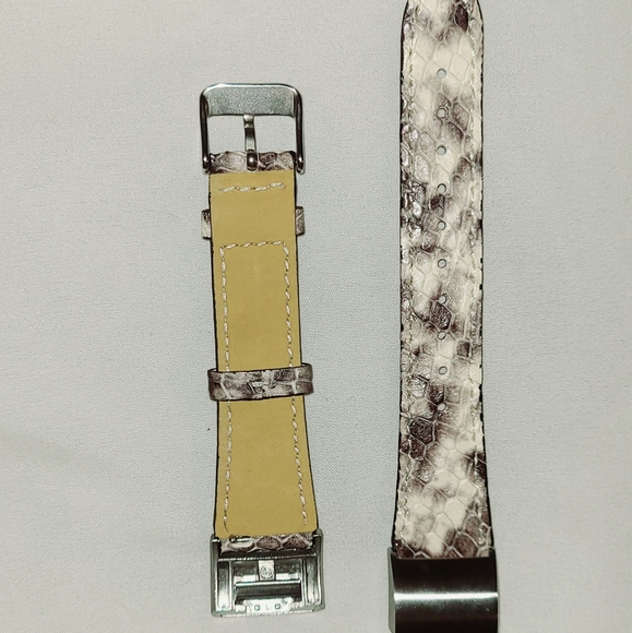 Fitbit charge 3 or 4 band - Picture 2 of 3